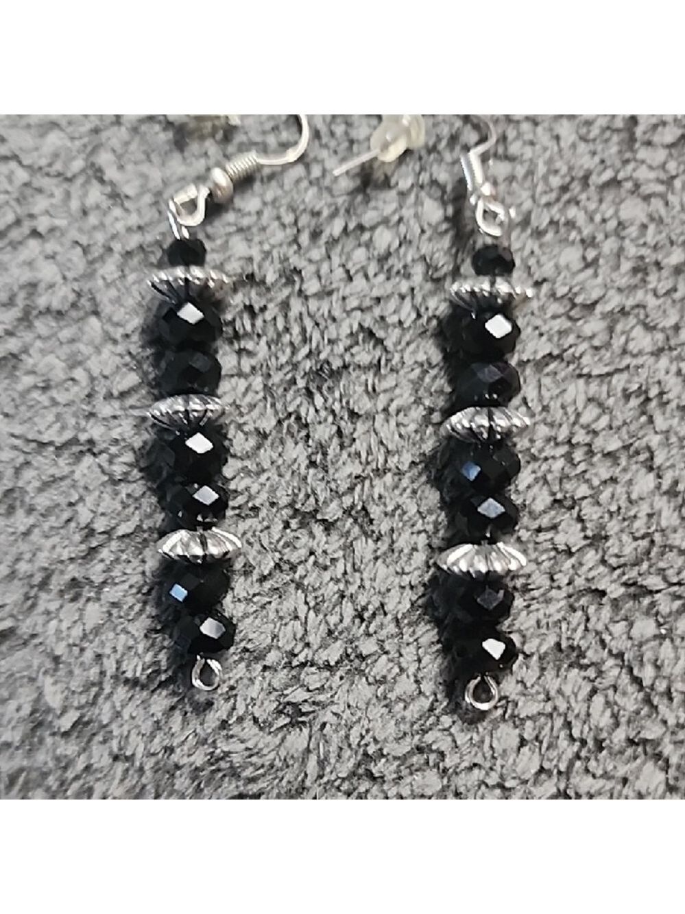 💥4 for $20💥Black and Silvertone Beaded Earrings - Picture 2 of 2